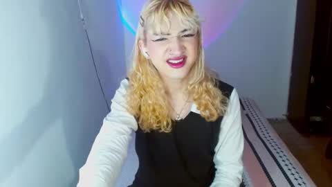 meghan_devil_ online show from March 5, 8:08 am