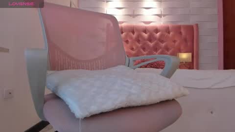 Snapshot of mhellissaw chatting on February 27, 7:12 am melissa online show from February 27, 7:12 am