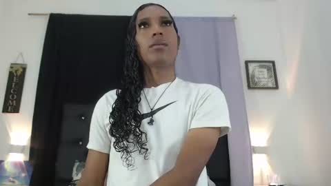 Mia Hiills online show from June 27, 12:33 pm
