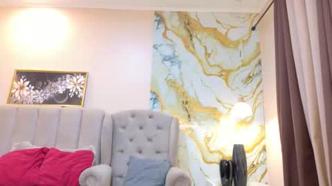 Your Pretty Petite Mia  online show from March 22, 8:30 am