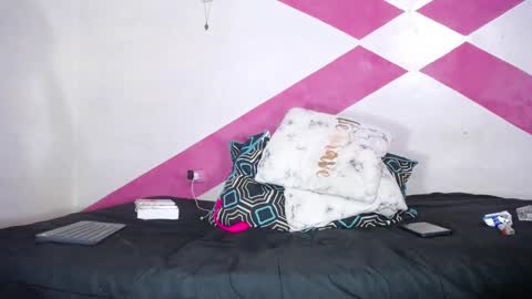 ---Mia--- online show from January 28, 3:47 am