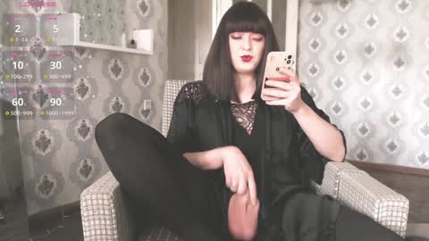 mia_wallase online show from January 1, 3:03 pm
