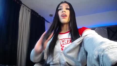 Mia online show from January 25, 1:54 am