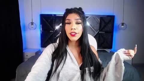 Mia online show from January 30, 2:06 am