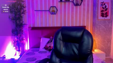 Mia Connor online show from January 6, 7:50 pm