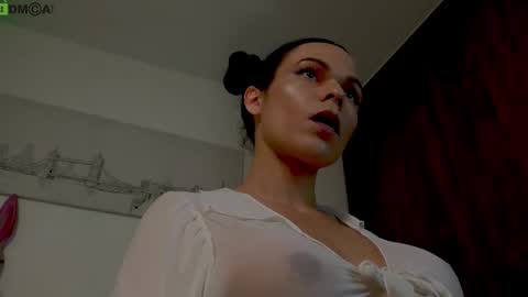 Snapshot of miavero chatting on October 12, 1:57 pm Mia online show from October 12, 1:57 pm