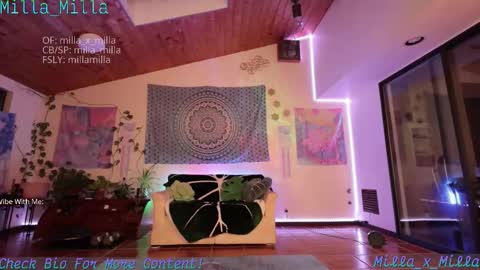 milla_milla online show from December 16, 6:51 am