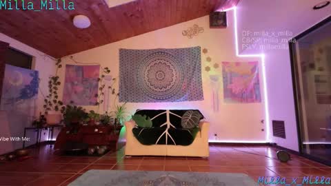 milla_milla online show from December 20, 5:13 am