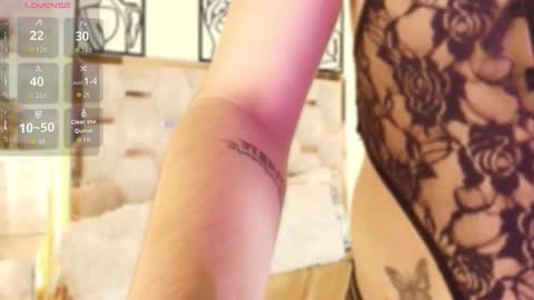 M I S S  S O P H I A X X  online show from December 20, 1:06 pm