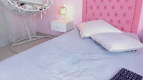 Miss Thang  online show from February 12, 11:51 am