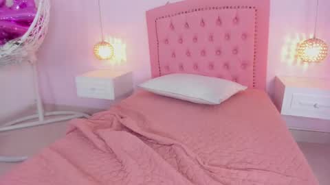 Miss Thang  online show from March 4, 11:51 am