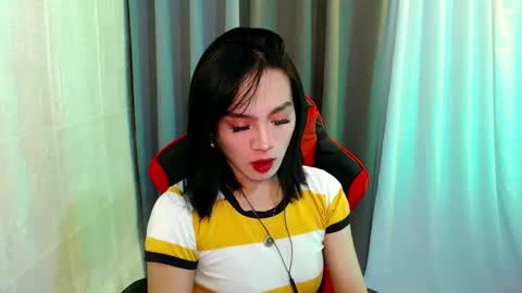 Missflawless699   --              online show from March 9, 4:00 pm