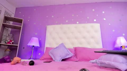 Sophia  online show from December 18, 7:52 pm