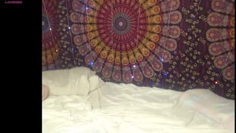 molli3mil3s online show from October 7, 10:00 pm