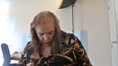 Maya online show from February 3, 11:53 am