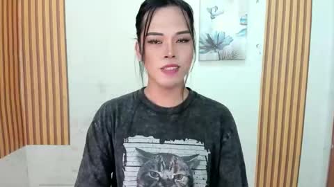 selena online show from April 14, 7:13 am