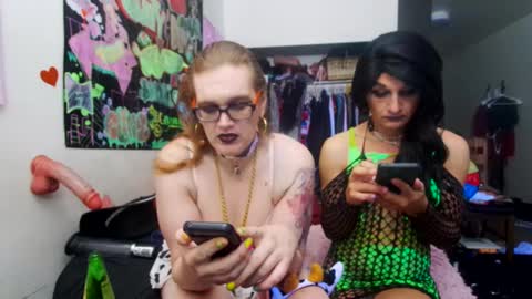 Snapshot of mscuntyluxxe chatting on October 4, 10:16 am Cunty Luxxe online show from October 4, 10:16 am