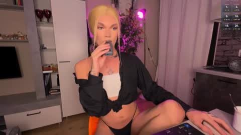 Sandra Muse online show from November 2, 4:05 pm