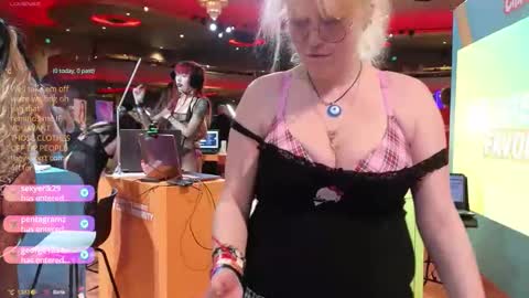 Myrtle Faust online show from January 17, 11:34 pm