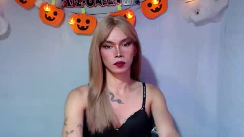 UR trans NEXTDOOR online show from October 28, 6:28 pm