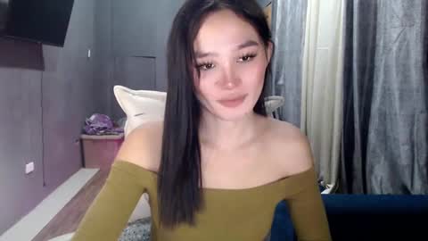 nadiestar online show from March 3, 10:23 am