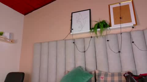  VICTORIA  online show from April 16, 8:20 pm