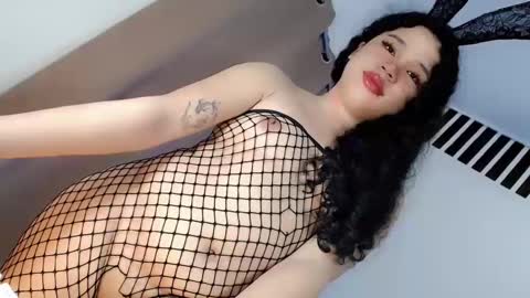 Snapshot of naked_weapon1 chatting on January 2, 1:51 pm naked_weapon1 online show from January 2, 1:51 pm