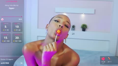 Namoi Smith online show from December 23, 3:50 am