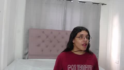 Amber online show from December 8, 3:35 pm