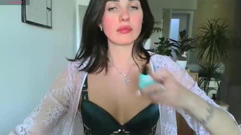 Neferutt online show from February 26, 5:18 pm