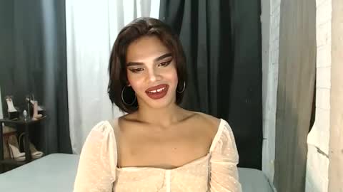 neomi online show from November 26, 4:42 pm