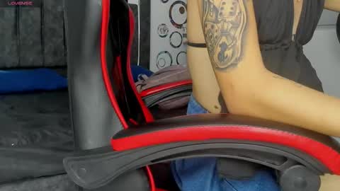 Nicol online show from December 18, 3:01 am