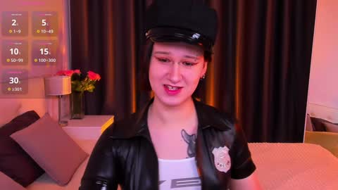 Nicole online show from February 5, 4:04 pm