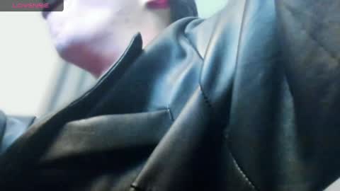 Ninon Beart online show from April 7, 5:30 am