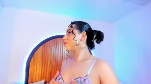 Mrs. Monroe online show from December 10, 7:22 pm