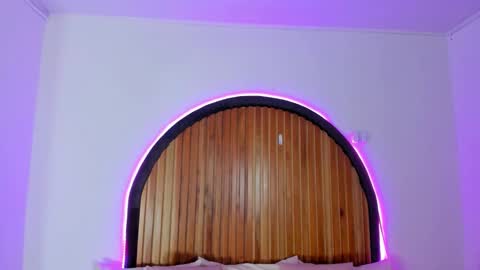 Mrs. Monroe online show from January 12, 7:10 pm