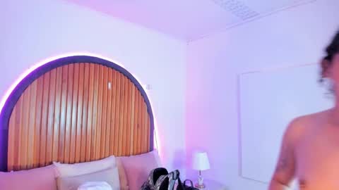 Mrs. Monroe online show from January 26, 7:09 pm