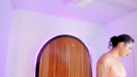 Mrs. Monroe online show from February 3, 7:10 pm