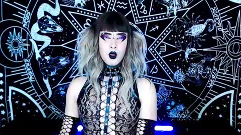 caroline online show from November 13, 2:10 am