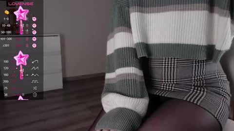 noelleneptune online show from November 2, 10:52 pm