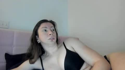 Emily snow online show from November 18, 4:34 am