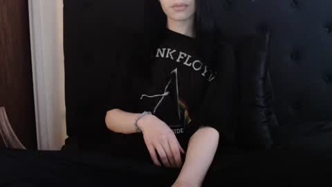 Olivia online show from December 3, 8:57 pm