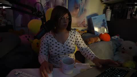 Snapshot of nyxraven chatting on December 19, 4:02 pm NyxRaven online show from December 19, 4:02 pm