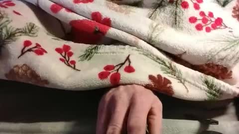 Snapshot of olewrench945706 chatting on October 23, 3:21 am Laura online show from October 23, 3:21 am