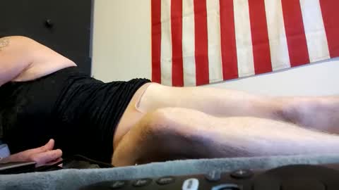 Snapshot of olewrench945706 chatting on October 25, 4:29 am Laura online show from October 25, 4:29 am