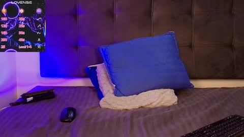 parker_noah online show from April 8, 9:49 pm