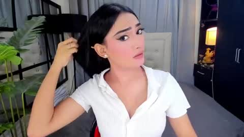 phenomenal_ivy online show from July 2, 12:10 pm