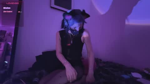 pixie_praxis online show from December 11, 11:00 pm