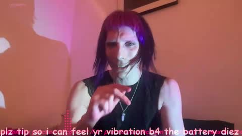 pixie_praxis online show from December 18, 8:09 am