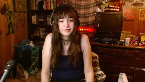 Izzy online show from February 18, 1:54 am